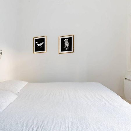 Superbe Duplex De 70M2 Avec 2 Chambres En Hyper Centre Au Calme Sur Cour Classe 3 Etoiles Avec Parking En Option Ла Рошел Екстериор снимка