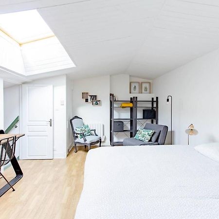 Superbe Duplex De 70M2 Avec 2 Chambres En Hyper Centre Au Calme Sur Cour Classe 3 Etoiles Avec Parking En Option Ла Рошел Екстериор снимка