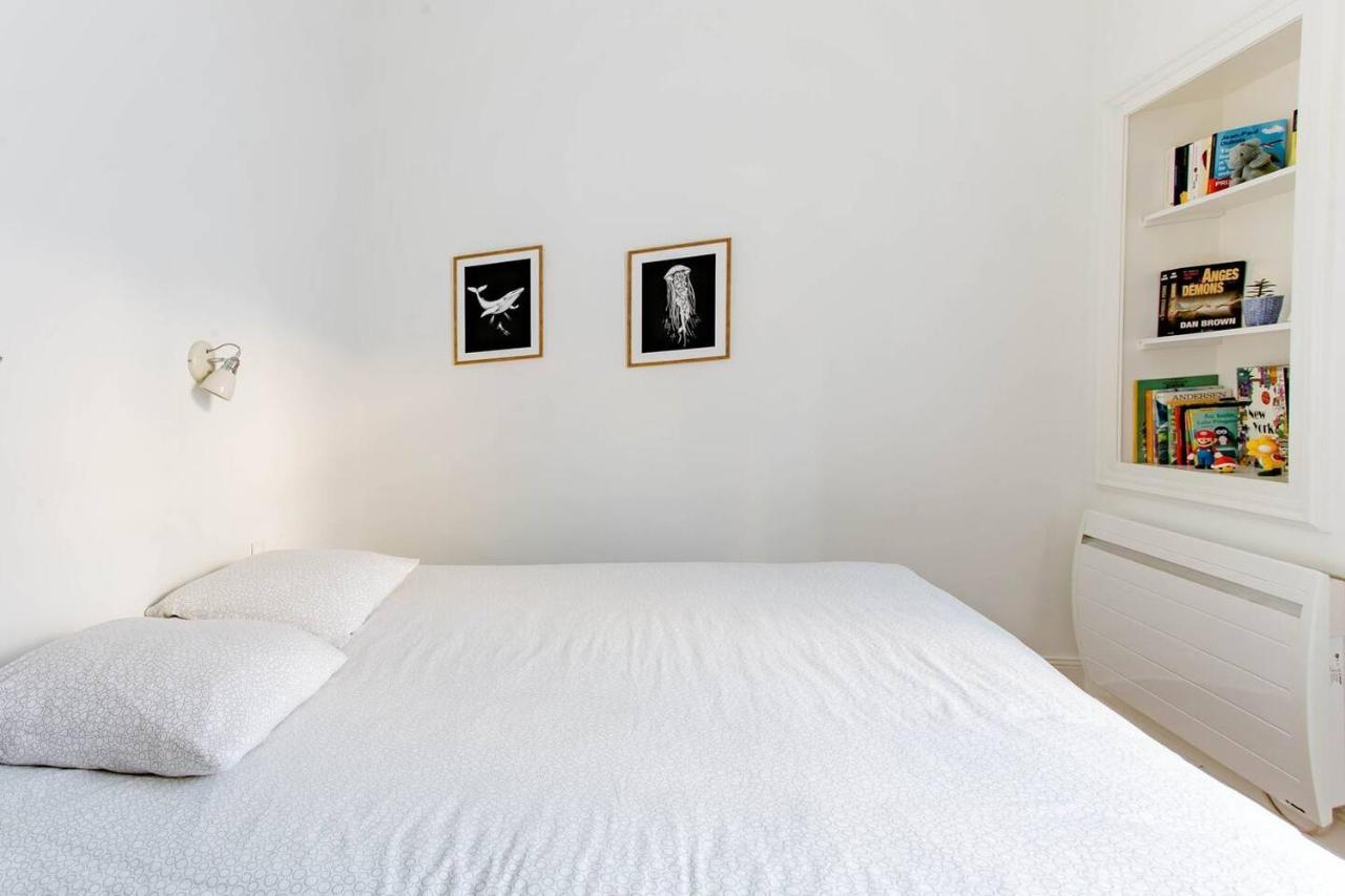 Superbe Duplex De 70M2 Avec 2 Chambres En Hyper Centre Au Calme Sur Cour Classe 3 Etoiles Avec Parking En Option Ла Рошел Екстериор снимка