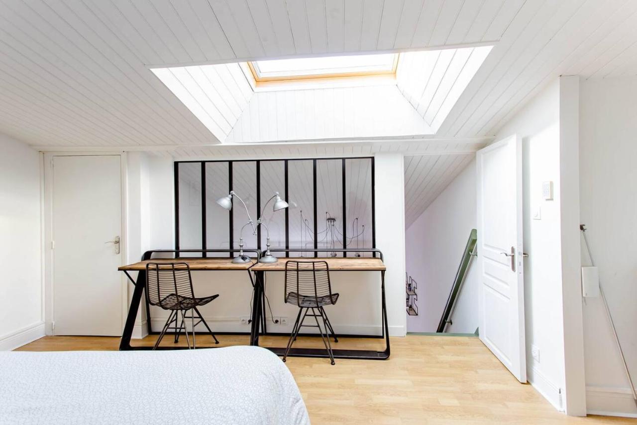 Superbe Duplex De 70M2 Avec 2 Chambres En Hyper Centre Au Calme Sur Cour Classe 3 Etoiles Avec Parking En Option Ла Рошел Екстериор снимка